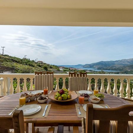 Adelinas' Apartment Argostoli  Buitenkant foto