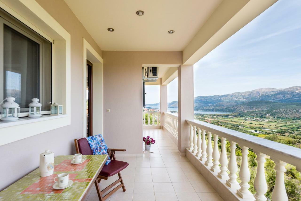Adelinas' Apartment Argostoli  Buitenkant foto