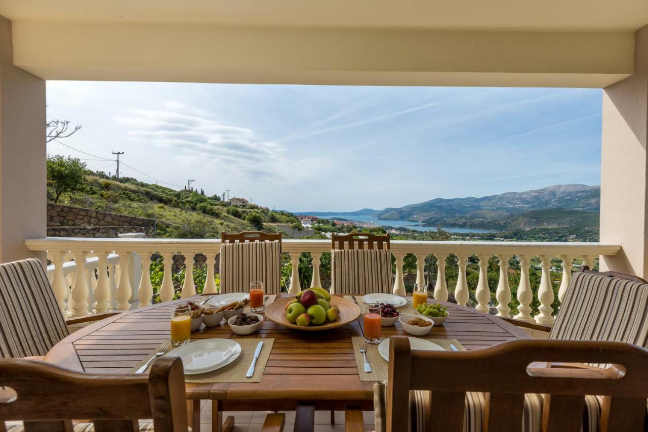 Adelinas' Apartment Argostoli  Buitenkant foto
