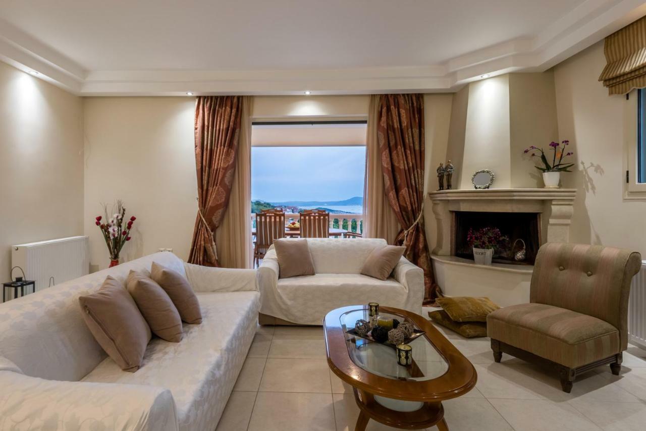 Adelinas' Apartment Argostoli  Buitenkant foto