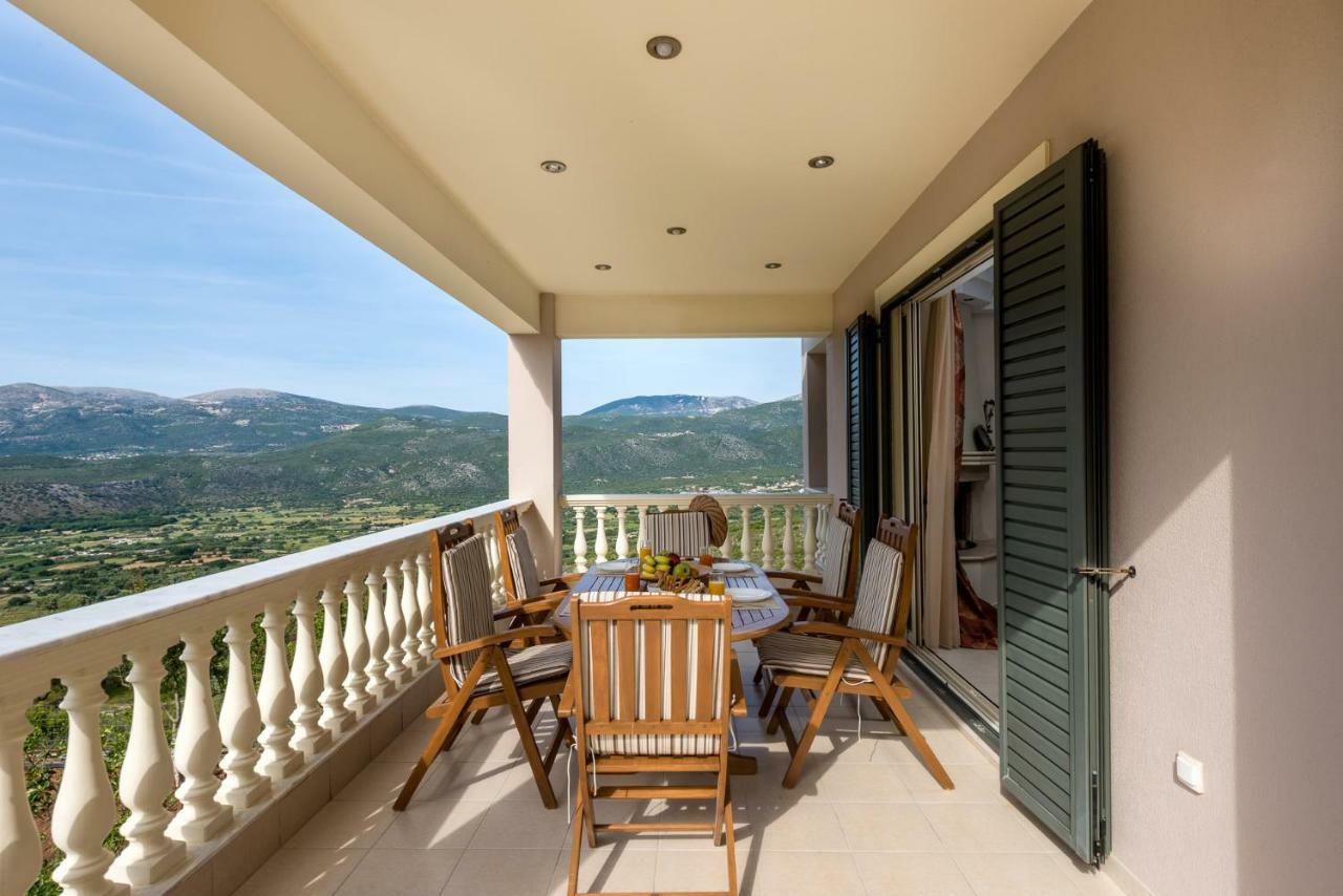 Adelinas' Apartment Argostoli  Buitenkant foto